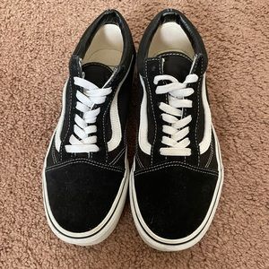 Vans Old Skool Shoes in Black